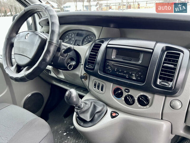 Белый Рено Трафик, объемом двигателя 2 л и пробегом 274 тыс. км за 7499 $, фото 19 на Automoto.ua