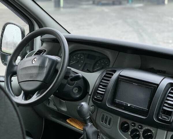 Білий Рено Трафік, об'ємом двигуна 2 л та пробігом 336 тис. км за 8200 $, фото 5 на Automoto.ua