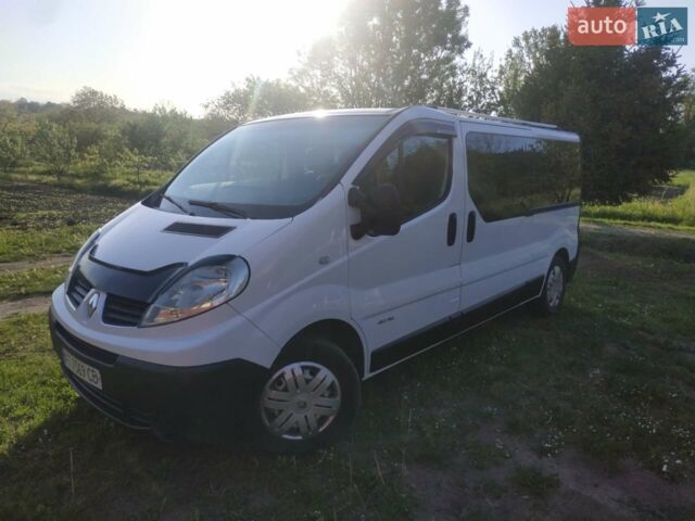 Белый Рено Трафик, объемом двигателя 2 л и пробегом 218 тыс. км за 10300 $, фото 1 на Automoto.ua