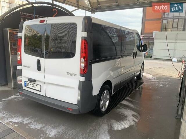 Белый Рено Трафик, объемом двигателя 2 л и пробегом 327 тыс. км за 9900 $, фото 9 на Automoto.ua