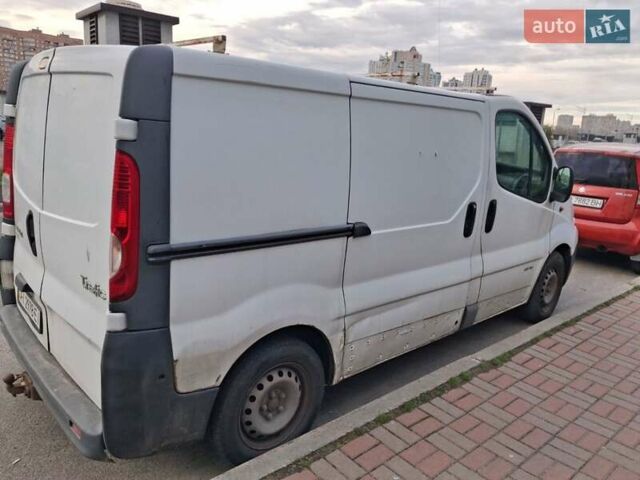 Белый Рено Трафик, объемом двигателя 2 л и пробегом 340 тыс. км за 5500 $, фото 3 на Automoto.ua