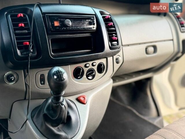 Белый Рено Трафик, объемом двигателя 2 л и пробегом 382 тыс. км за 8499 $, фото 9 на Automoto.ua