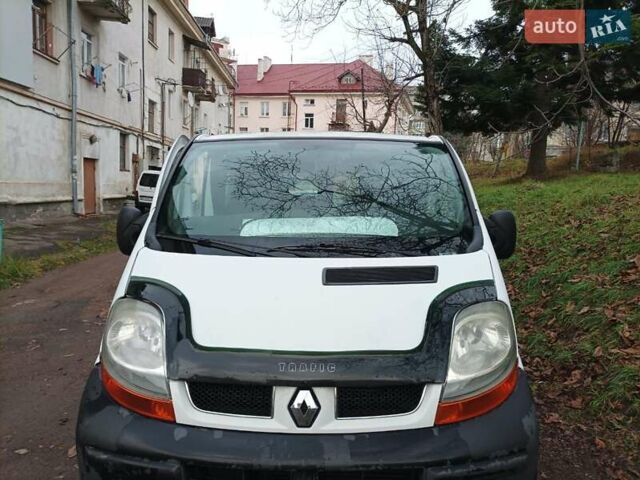 Белый Рено Трафик, объемом двигателя 1.9 л и пробегом 268 тыс. км за 6000 $, фото 9 на Automoto.ua