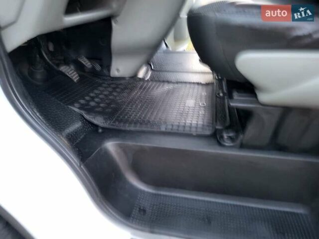 Белый Рено Трафик, объемом двигателя 2 л и пробегом 261 тыс. км за 8999 $, фото 53 на Automoto.ua