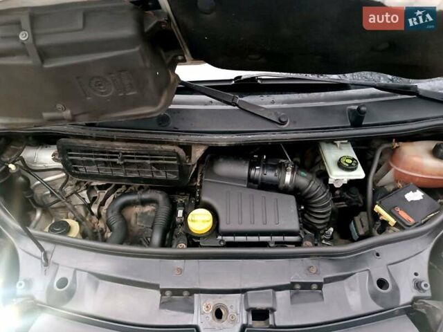 Білий Рено Трафік, об'ємом двигуна 2 л та пробігом 380 тис. км за 8800 $, фото 15 на Automoto.ua