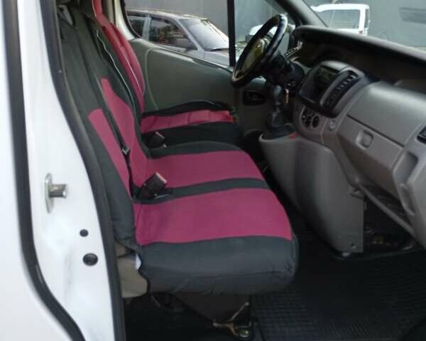Белый Рено Трафик, объемом двигателя 2 л и пробегом 452 тыс. км за 7800 $, фото 9 на Automoto.ua