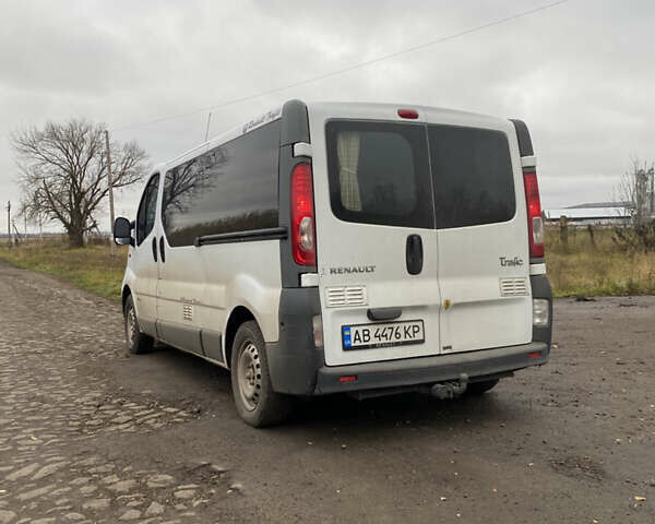 Белый Рено Трафик, объемом двигателя 2 л и пробегом 296 тыс. км за 8800 $, фото 2 на Automoto.ua