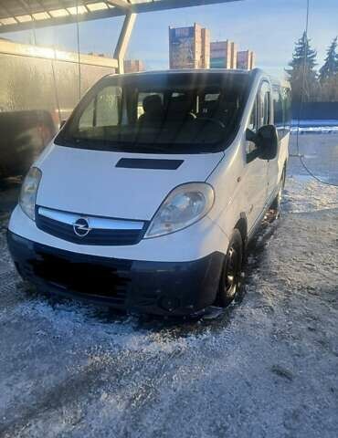 Білий Рено Трафік, об'ємом двигуна 2 л та пробігом 800 тис. км за 6000 $, фото 1 на Automoto.ua