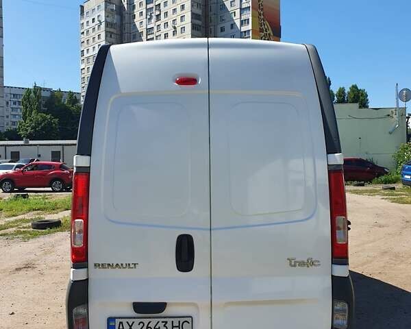 Рено Трафик 2008 в Харькове на Automoto.ua Белый Рено Трафик, объемом двигателя 2.5 л и пробегом 360 тыс. км за 9000 $, фото 4 на Automoto.ua