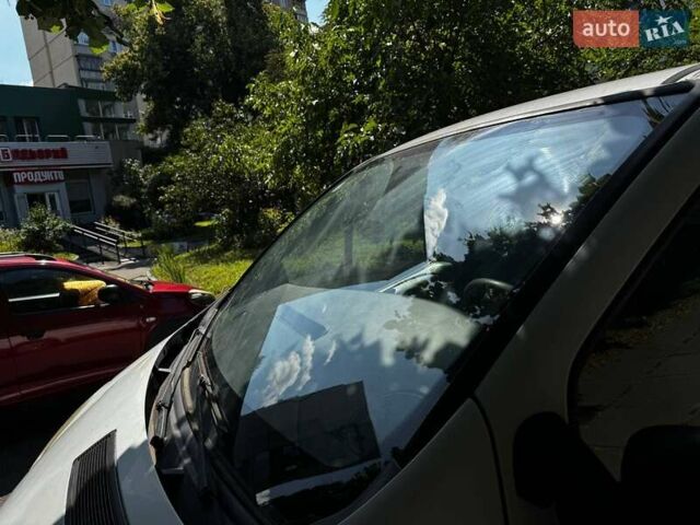 Білий Рено Трафік, об'ємом двигуна 2.5 л та пробігом 243 тис. км за 8200 $, фото 15 на Automoto.ua