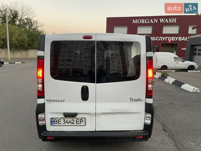 Белый Рено Трафик, объемом двигателя 2 л и пробегом 301 тыс. км за 9300 $, фото 5 на Automoto.ua