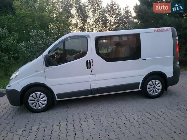 Белый Рено Трафик, объемом двигателя 2 л и пробегом 276 тыс. км за 8500 $, фото 32 на Automoto.ua