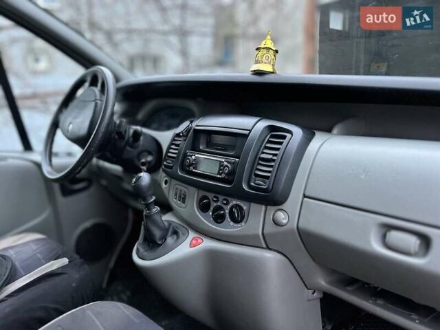 Белый Рено Трафик, объемом двигателя 2 л и пробегом 320 тыс. км за 8400 $, фото 15 на Automoto.ua