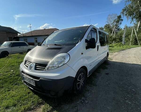 Белый Рено Трафик, объемом двигателя 2 л и пробегом 315 тыс. км за 9000 $, фото 9 на Automoto.ua