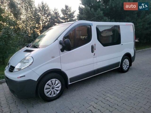 Белый Рено Трафик, объемом двигателя 2 л и пробегом 276 тыс. км за 8500 $, фото 36 на Automoto.ua