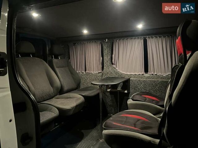 Белый Рено Трафик, объемом двигателя 2 л и пробегом 320 тыс. км за 8400 $, фото 18 на Automoto.ua