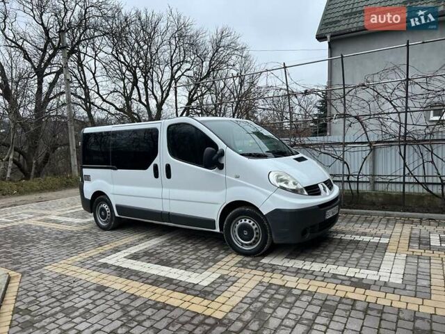 Белый Рено Трафик, объемом двигателя 2 л и пробегом 320 тыс. км за 8400 $, фото 3 на Automoto.ua