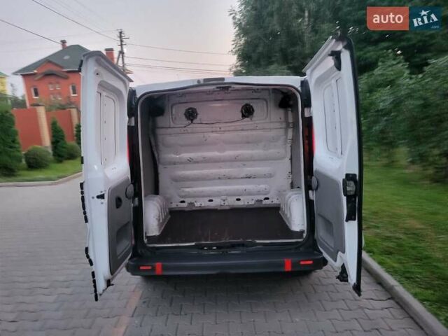 Белый Рено Трафик, объемом двигателя 2 л и пробегом 276 тыс. км за 8500 $, фото 40 на Automoto.ua