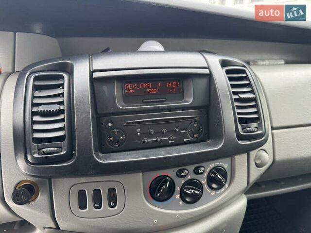 Белый Рено Трафик, объемом двигателя 2 л и пробегом 450 тыс. км за 8000 $, фото 25 на Automoto.ua