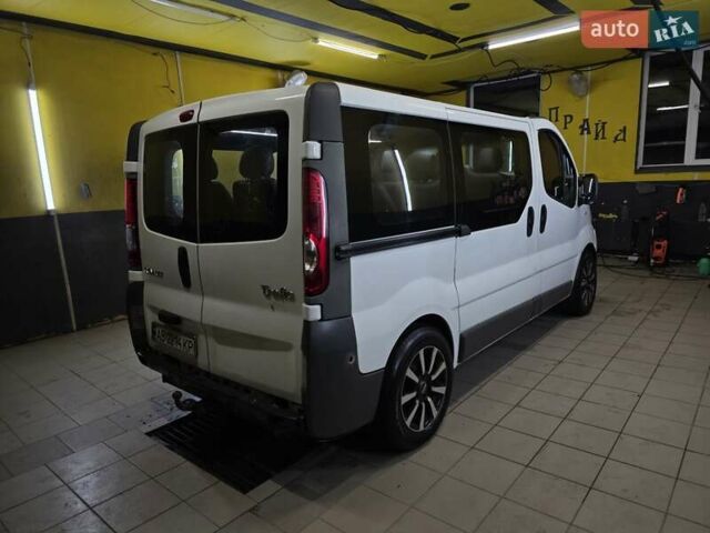 Белый Рено Трафик, объемом двигателя 2 л и пробегом 360 тыс. км за 9200 $, фото 3 на Automoto.ua