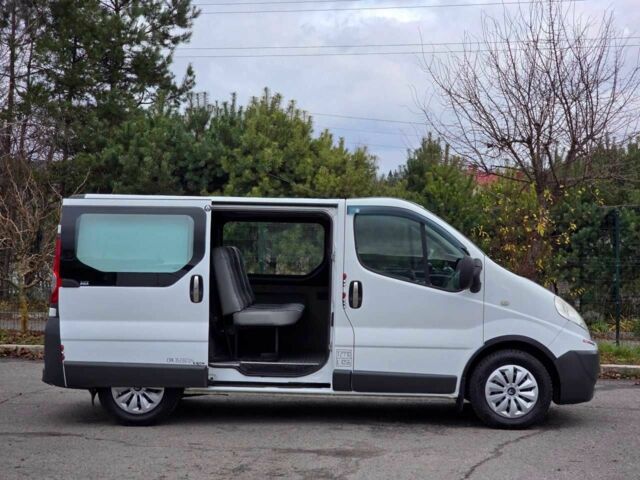 Белый Рено Трафик, объемом двигателя 2 л и пробегом 280 тыс. км за 8499 $, фото 18 на Automoto.ua