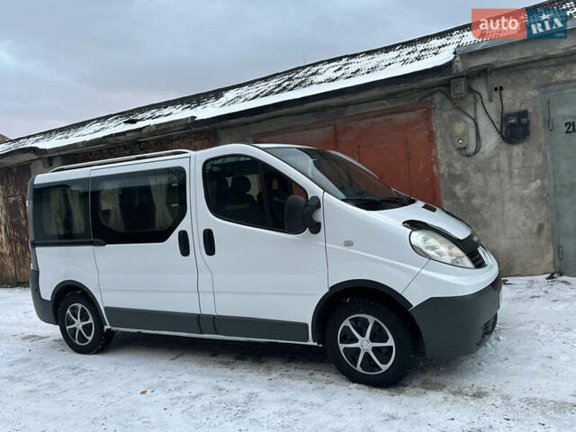 Білий Рено Трафік, об'ємом двигуна 2 л та пробігом 206 тис. км за 9100 $, фото 18 на Automoto.ua