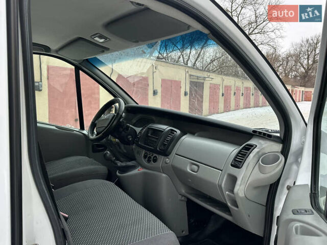 Белый Рено Трафик, объемом двигателя 2 л и пробегом 205 тыс. км за 8900 $, фото 23 на Automoto.ua