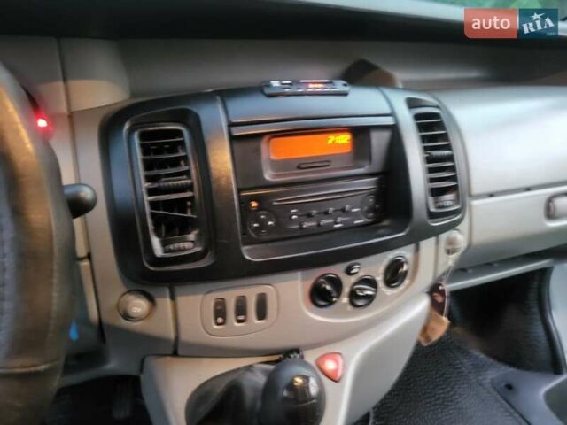 Белый Рено Трафик, объемом двигателя 2 л и пробегом 276 тыс. км за 8500 $, фото 92 на Automoto.ua