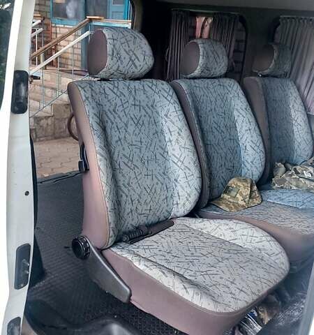 Рено Трафик 2008 в Днепре (Днепропетровске) на Automoto.ua Белый Рено Трафик, объемом двигателя 2 л и пробегом 240 тыс. км за 8300 $, фото 8 на Automoto.ua