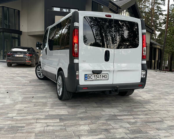 Білий Рено Трафік, об'ємом двигуна 2 л та пробігом 277 тис. км за 10500 $, фото 3 на Automoto.ua