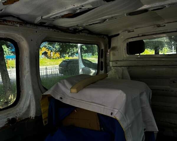 Білий Рено Трафік, об'ємом двигуна 2.5 л та пробігом 243 тис. км за 8200 $, фото 11 на Automoto.ua