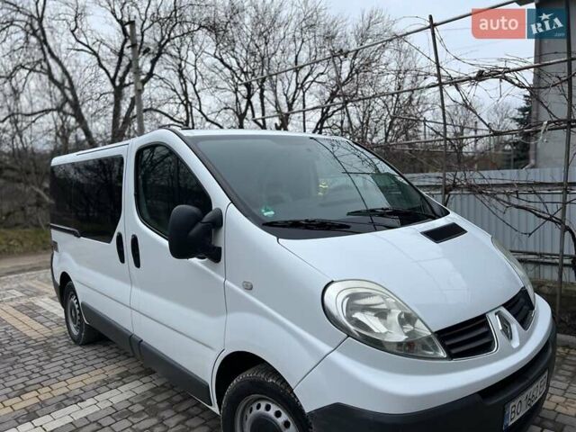 Белый Рено Трафик, объемом двигателя 2 л и пробегом 320 тыс. км за 8400 $, фото 2 на Automoto.ua