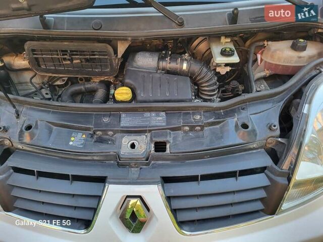 Білий Рено Трафік, об'ємом двигуна 2 л та пробігом 168 тис. км за 9600 $, фото 5 на Automoto.ua