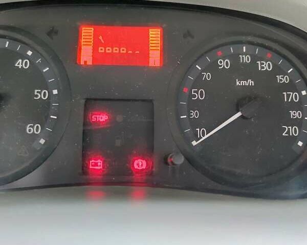 Белый Рено Трафик, объемом двигателя 2 л и пробегом 308 тыс. км за 9800 $, фото 10 на Automoto.ua