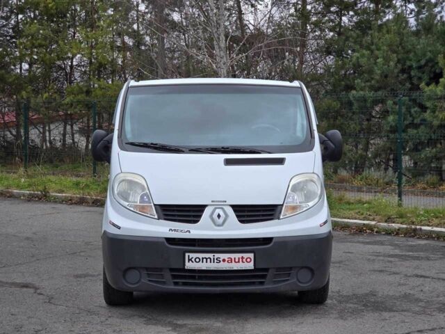 Белый Рено Трафик, объемом двигателя 2 л и пробегом 280 тыс. км за 8499 $, фото 1 на Automoto.ua