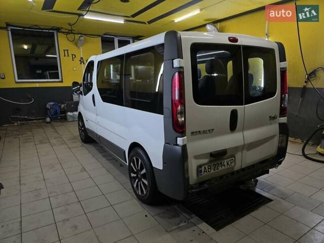 Белый Рено Трафик, объемом двигателя 2 л и пробегом 360 тыс. км за 9200 $, фото 2 на Automoto.ua