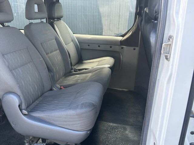 Белый Рено Трафик, объемом двигателя 2.5 л и пробегом 307 тыс. км за 7400 $, фото 5 на Automoto.ua