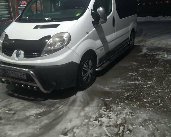 Белый Рено Трафик, объемом двигателя 2 л и пробегом 410 тыс. км за 10000 $, фото 1 на Automoto.ua