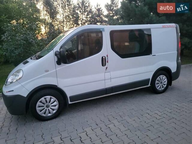 Белый Рено Трафик, объемом двигателя 2 л и пробегом 276 тыс. км за 8500 $, фото 35 на Automoto.ua