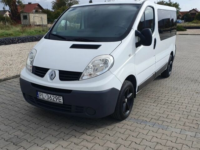 Белый Рено Трафик, объемом двигателя 2 л и пробегом 258 тыс. км за 3200 $, фото 5 на Automoto.ua