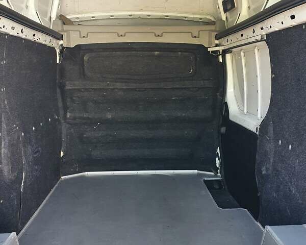 Рено Трафик 2008 в Харькове на Automoto.ua Белый Рено Трафик, объемом двигателя 2.5 л и пробегом 360 тыс. км за 9000 $, фото 10 на Automoto.ua