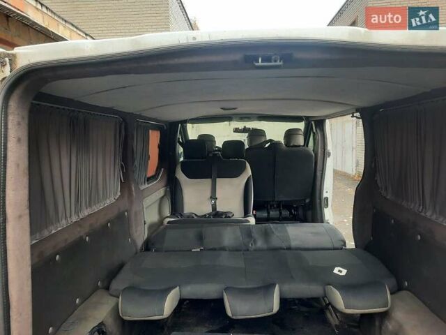 Білий Рено Трафік, об'ємом двигуна 2 л та пробігом 243 тис. км за 9700 $, фото 3 на Automoto.ua