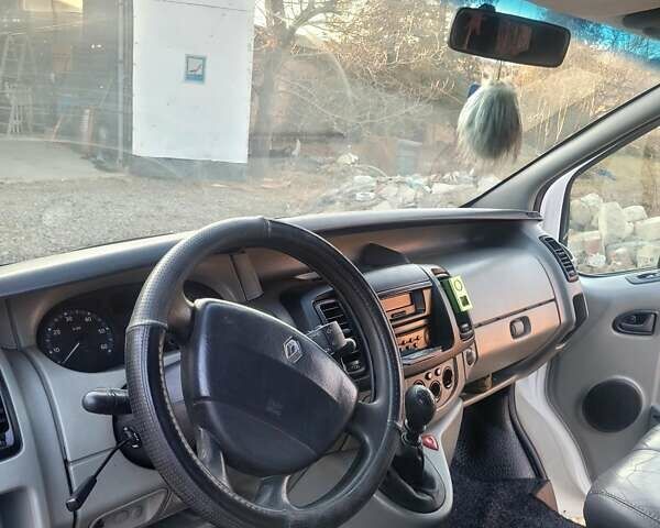 Белый Рено Трафик, объемом двигателя 2 л и пробегом 14 тыс. км за 9550 $, фото 28 на Automoto.ua