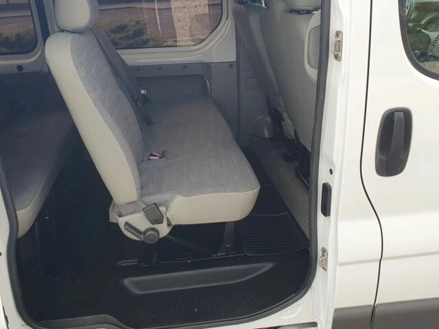 Белый Рено Трафик, объемом двигателя 2 л и пробегом 258 тыс. км за 3200 $, фото 2 на Automoto.ua