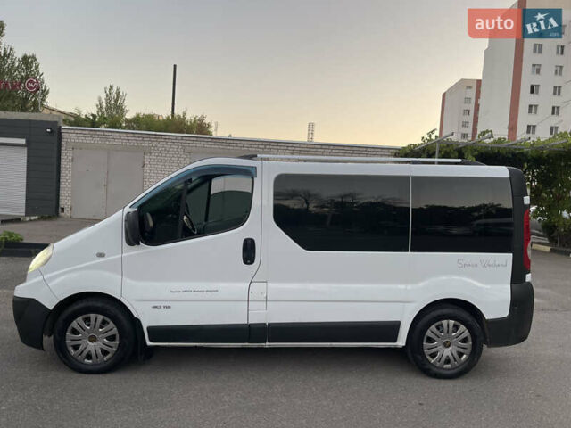 Белый Рено Трафик, объемом двигателя 2 л и пробегом 301 тыс. км за 9300 $, фото 7 на Automoto.ua
