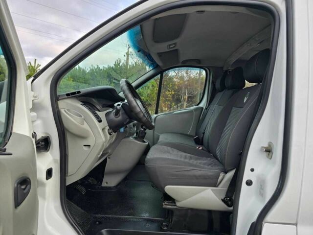 Белый Рено Трафик, объемом двигателя 2 л и пробегом 280 тыс. км за 8499 $, фото 9 на Automoto.ua