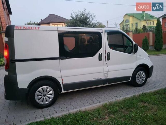 Белый Рено Трафик, объемом двигателя 2 л и пробегом 276 тыс. км за 8500 $, фото 18 на Automoto.ua