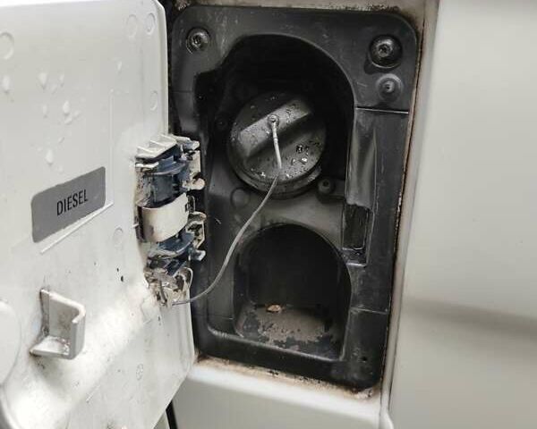 Белый Рено Трафик, объемом двигателя 2 л и пробегом 308 тыс. км за 9800 $, фото 24 на Automoto.ua