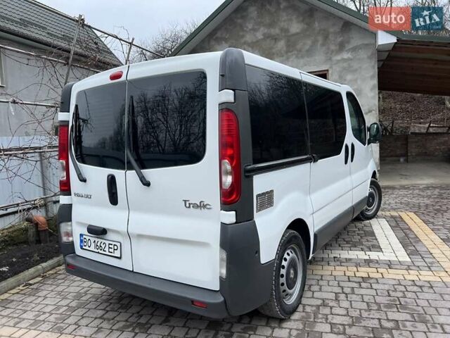 Белый Рено Трафик, объемом двигателя 2 л и пробегом 320 тыс. км за 8400 $, фото 9 на Automoto.ua