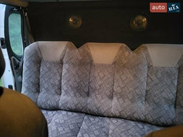 Белый Рено Трафик, объемом двигателя 2 л и пробегом 276 тыс. км за 8500 $, фото 91 на Automoto.ua